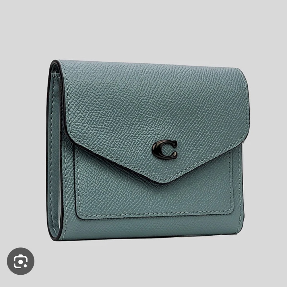 💚 NWT Coach Wyn Small Wallet – Sage (RARE Sold Out Color!) 💚